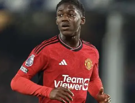 曼联赛前发布会：阿莫林畅谈冬窗转会与梅努未来走向